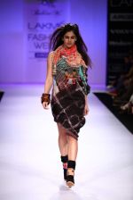 Model walk the ramp for Babita Malkani show at Lakme Fashion Week Day 2 on 4th Aug 2012 (11).JPG